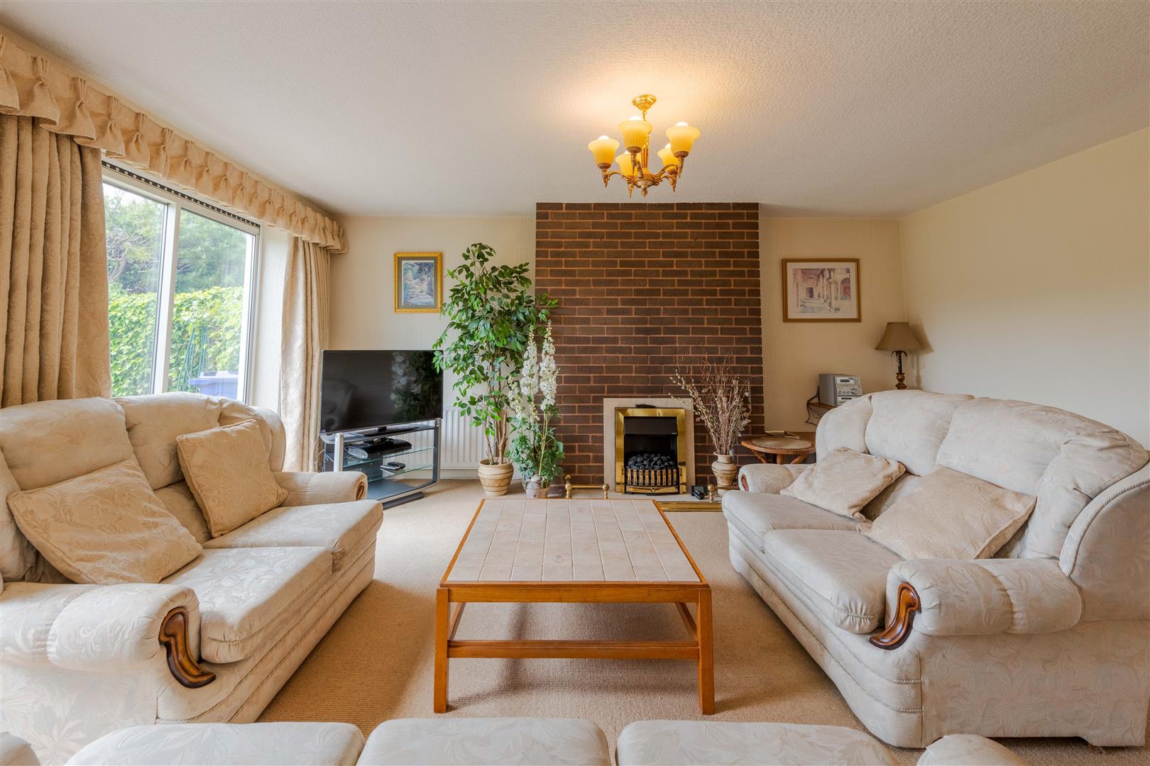 3 bed property in Harborough Walk, Stourbridge